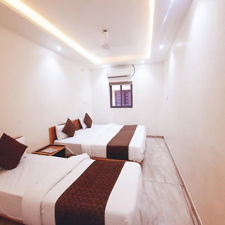 Hotel Nova Pride Rajkot Ngoại thất bức ảnh