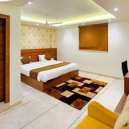 Hotel Nova Pride Rajkot Ngoại thất bức ảnh