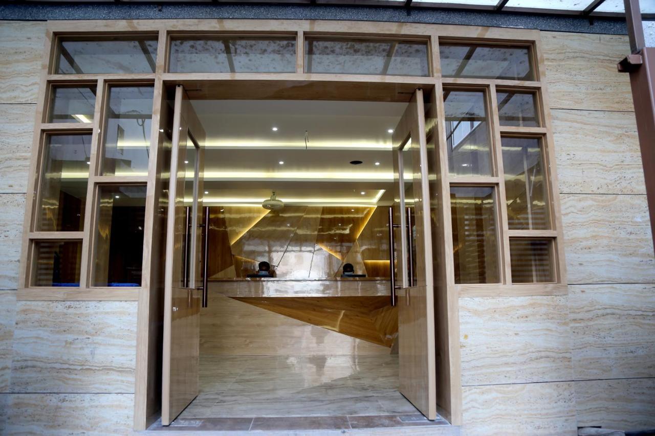 Hotel Nova Pride Rajkot Ngoại thất bức ảnh