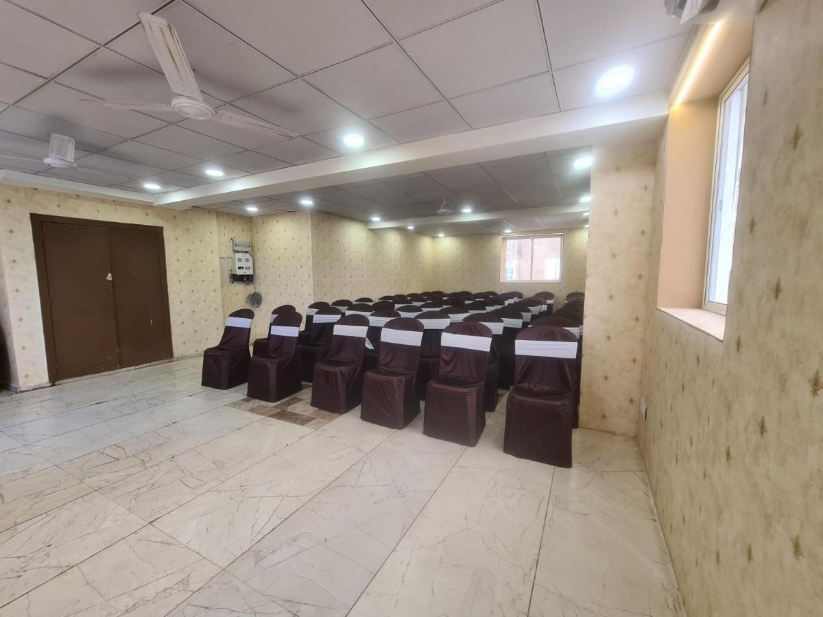 Hotel Nova Pride Rajkot Ngoại thất bức ảnh