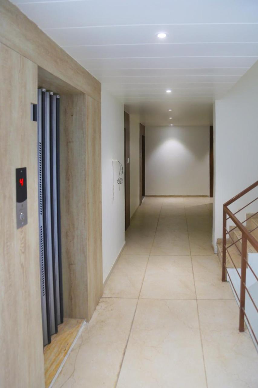 Hotel Nova Pride Rajkot Ngoại thất bức ảnh