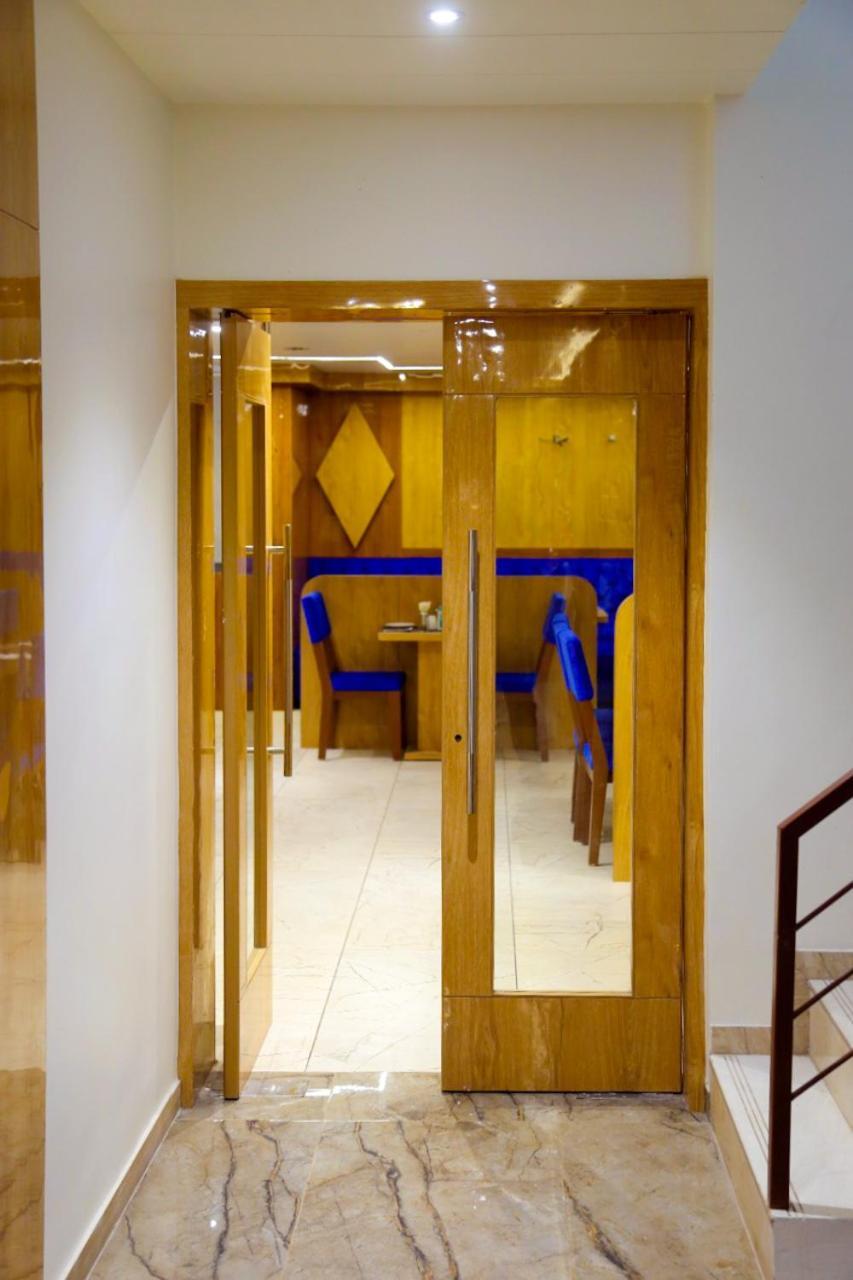 Hotel Nova Pride Rajkot Ngoại thất bức ảnh