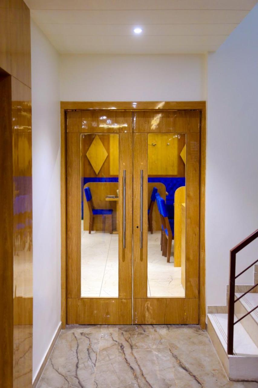 Hotel Nova Pride Rajkot Ngoại thất bức ảnh