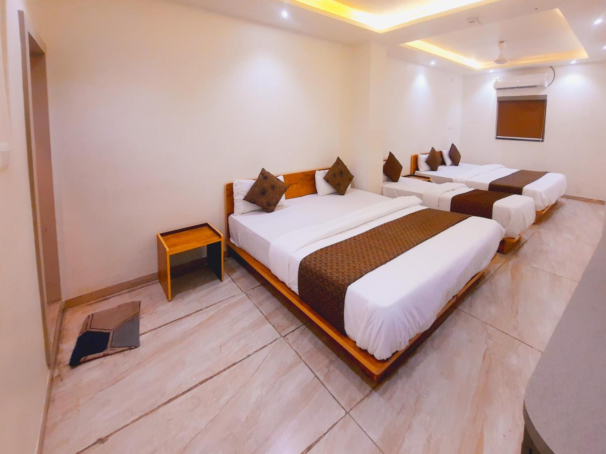 Hotel Nova Pride Rajkot Ngoại thất bức ảnh