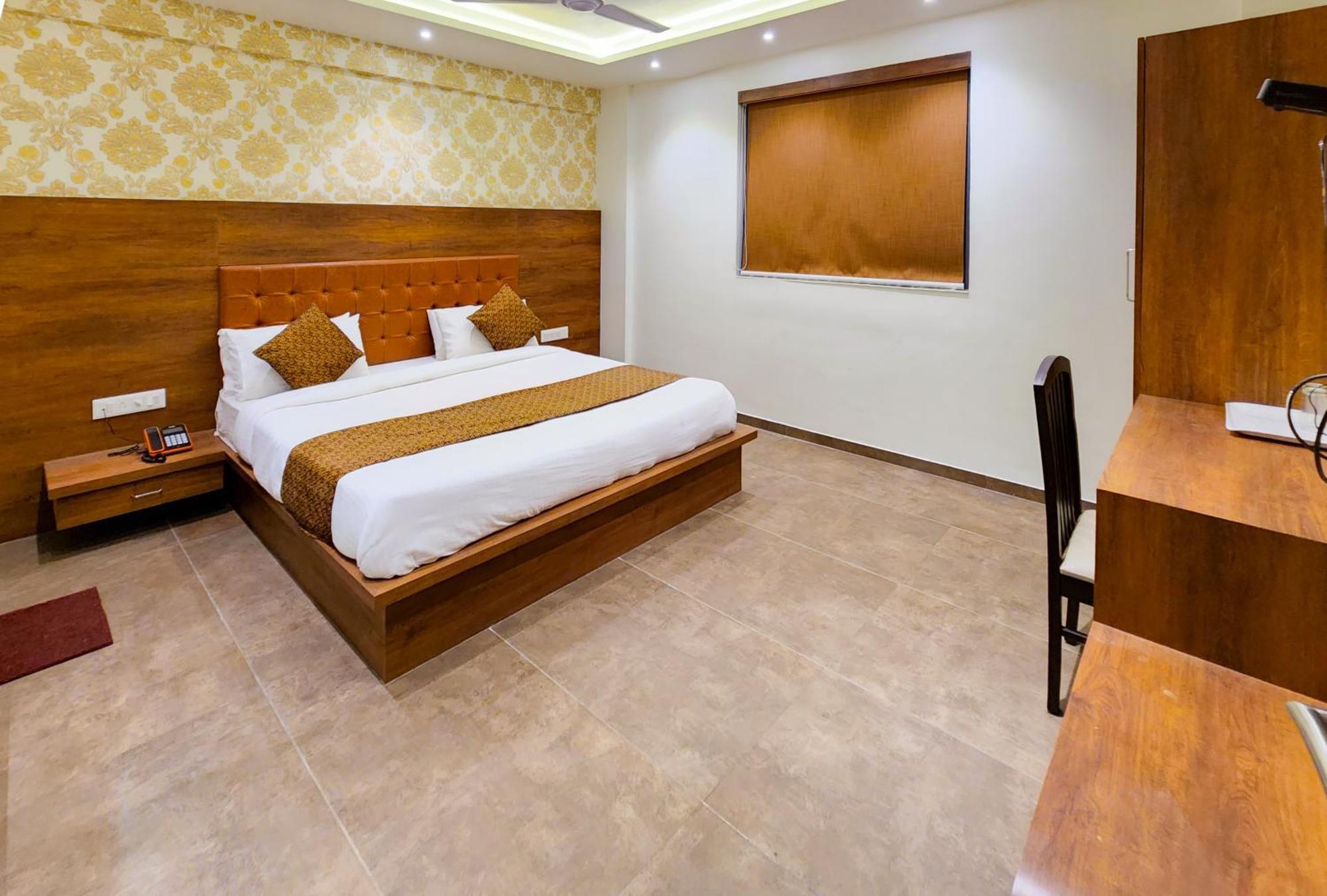 Hotel Nova Pride Rajkot Ngoại thất bức ảnh