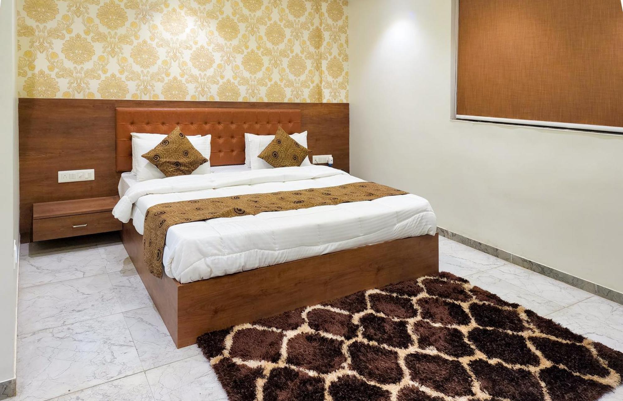 Hotel Nova Pride Rajkot Ngoại thất bức ảnh