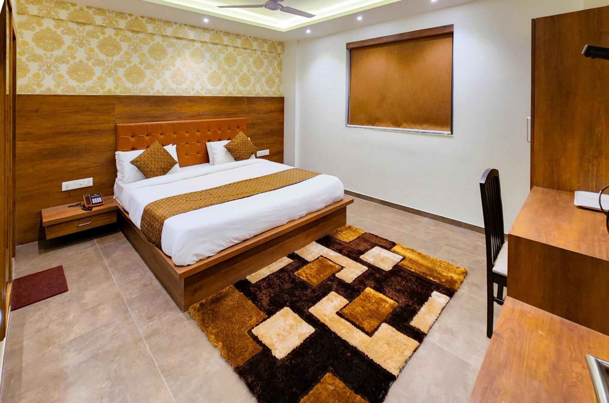 Hotel Nova Pride Rajkot Ngoại thất bức ảnh